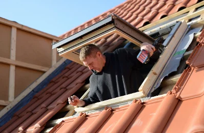 Pose de fenêtres de toit Velux à Nozières